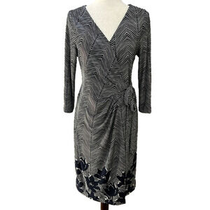 Motherhood Maternity Navy & White Mixed Print Wrap‎ Dress Size Medium